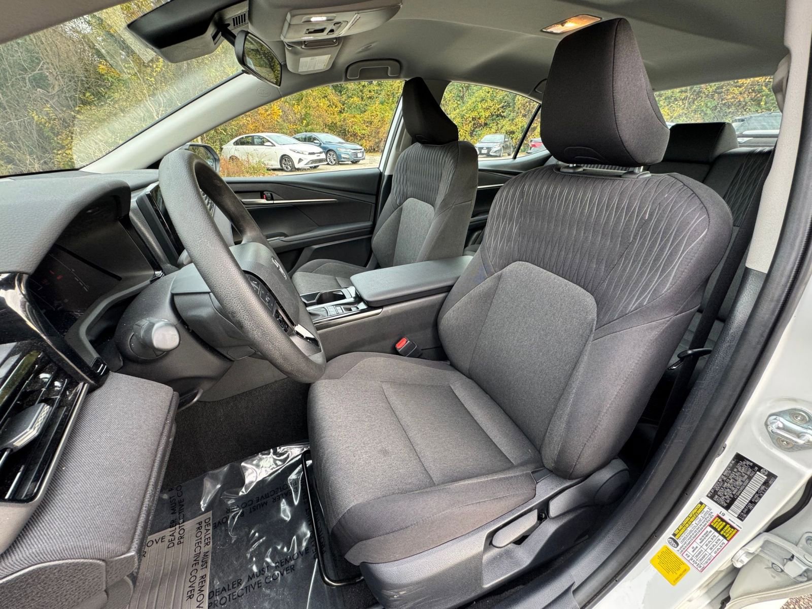 Used 2025 Toyota Camry LE image 31