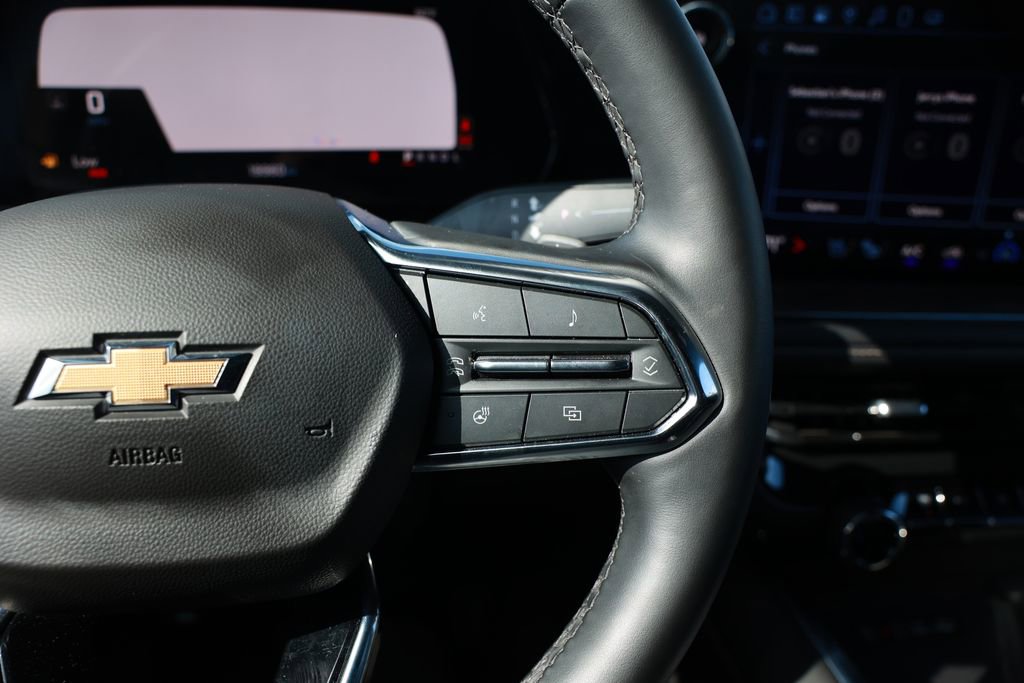 Used 2025 Chevrolet Suburban Premier image 19