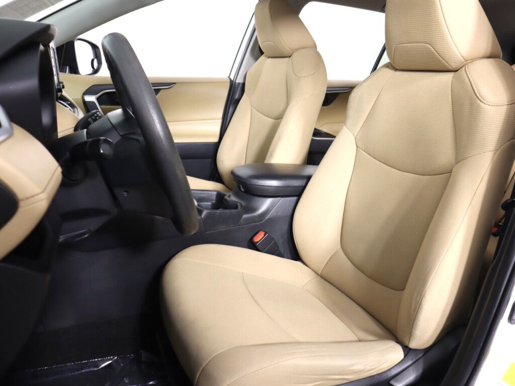 Used 2021 Toyota RAV4 LE FWD image 29