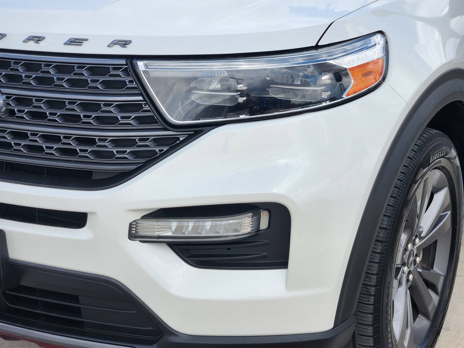 Used 2021 Ford Explorer XLT w/ Equipment Group 202A RWD image 9