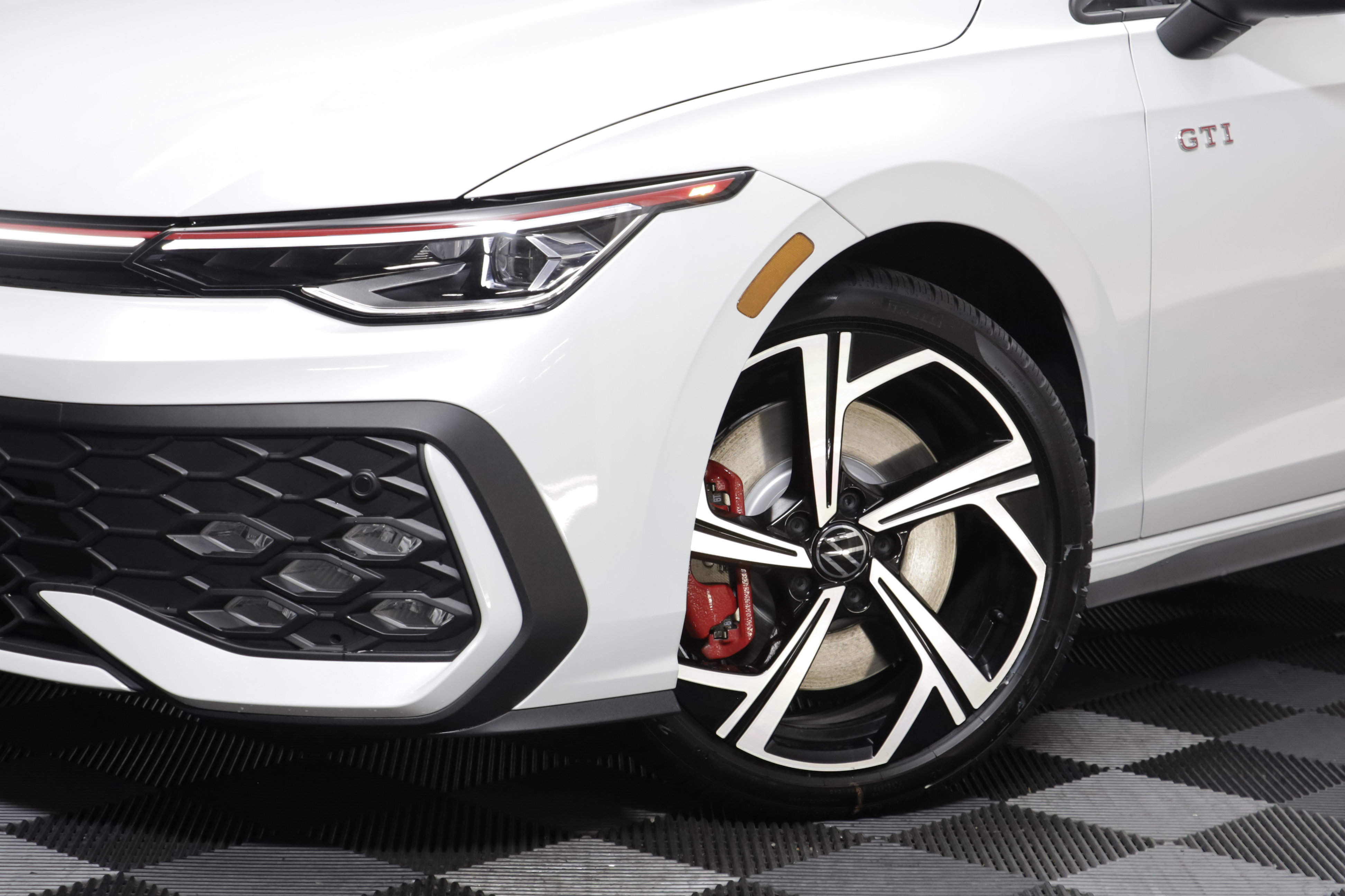 New 2026 Volkswagen GTI SE FWD image 4