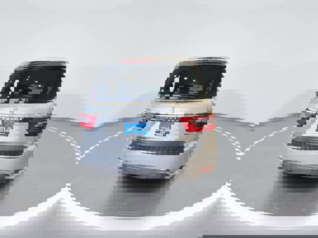 Used 2022 Nissan Armada SL w/ Captain's Chairs Package image 7