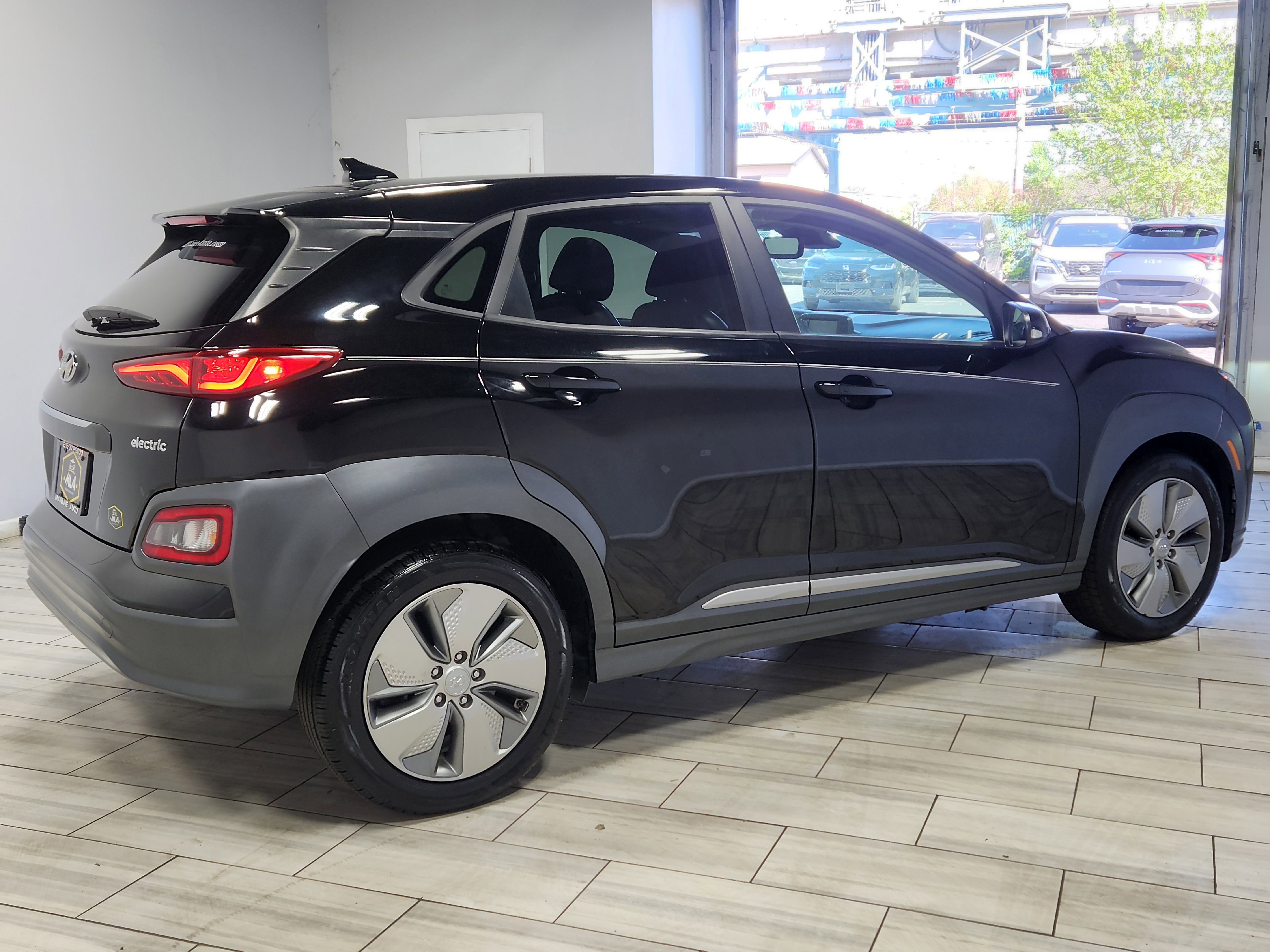 Used 2021 Hyundai Kona Limited FWD image 5