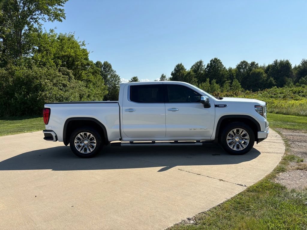 Used 2024 GMC Sierra 1500 Denali w/ Technology Package AWD/4WD image 10