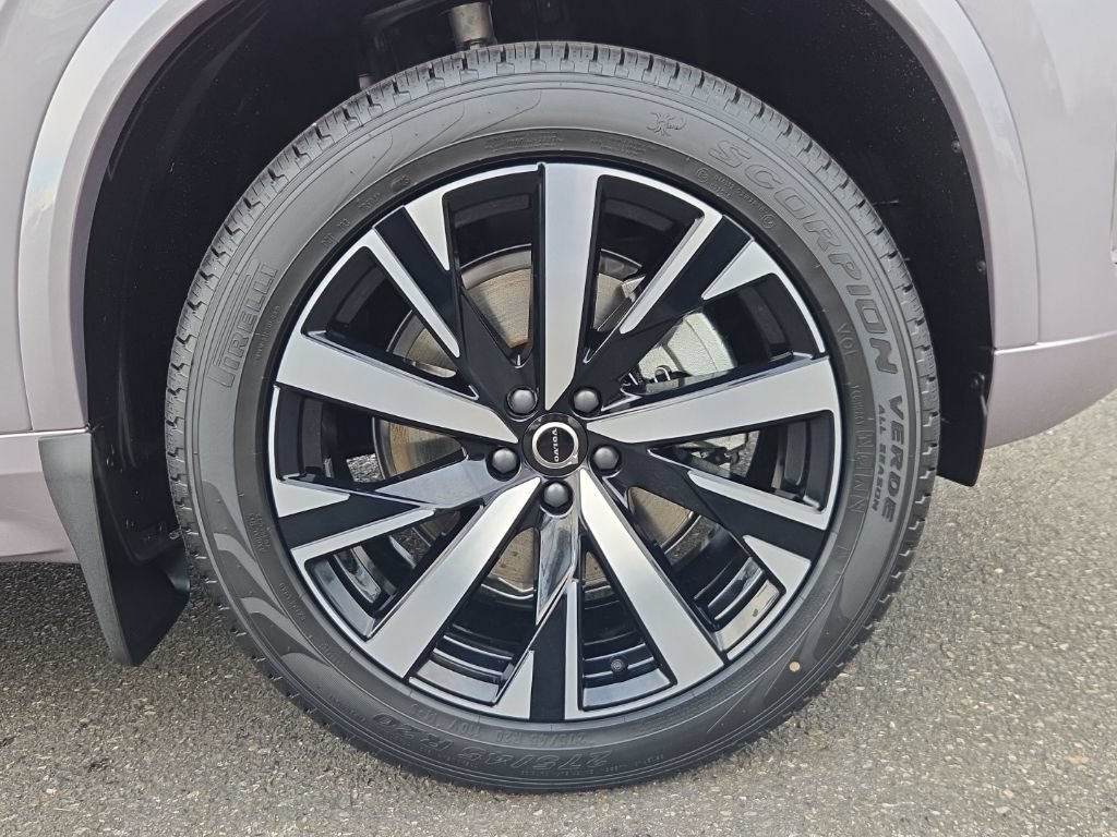 New 2026 Volvo XC90 B5 Core w/ Protection Package Premier AWD/4WD image 10