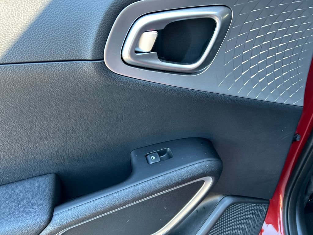Used 2023 Kia Soul LX image 24