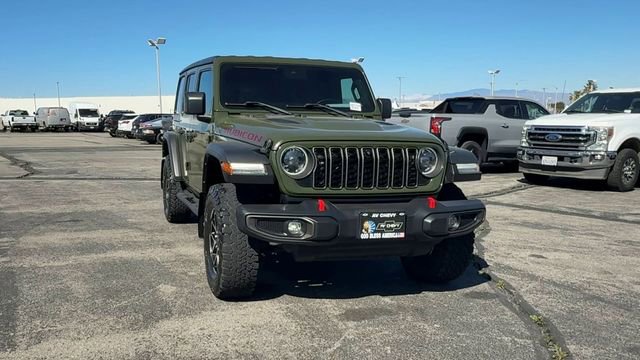 Used 2024 Jeep Wrangler Unlimited Rubicon w/ Technology Group image 3