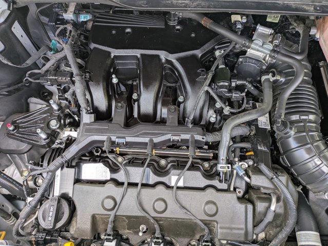 Used 2023 Kia Carnival EX image 24