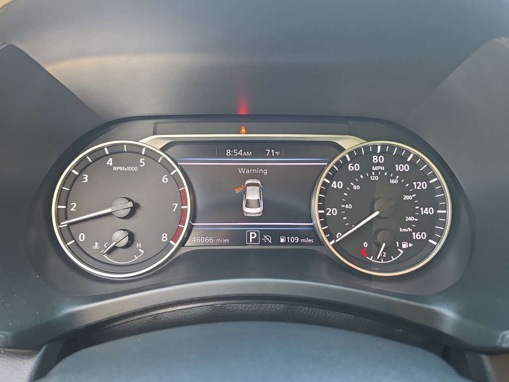 Used 2024 Nissan Sentra SR w/ SR Premium Package FWD image 19