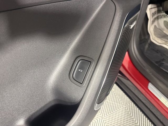 Used 2025 Chevrolet Traverse RS image 34