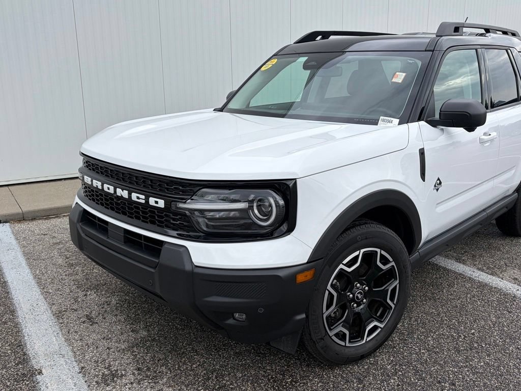 Certified 2025 Ford Bronco Sport Outer Banks w/ Outer Banks Tech Package+ AWD/4WD image 2