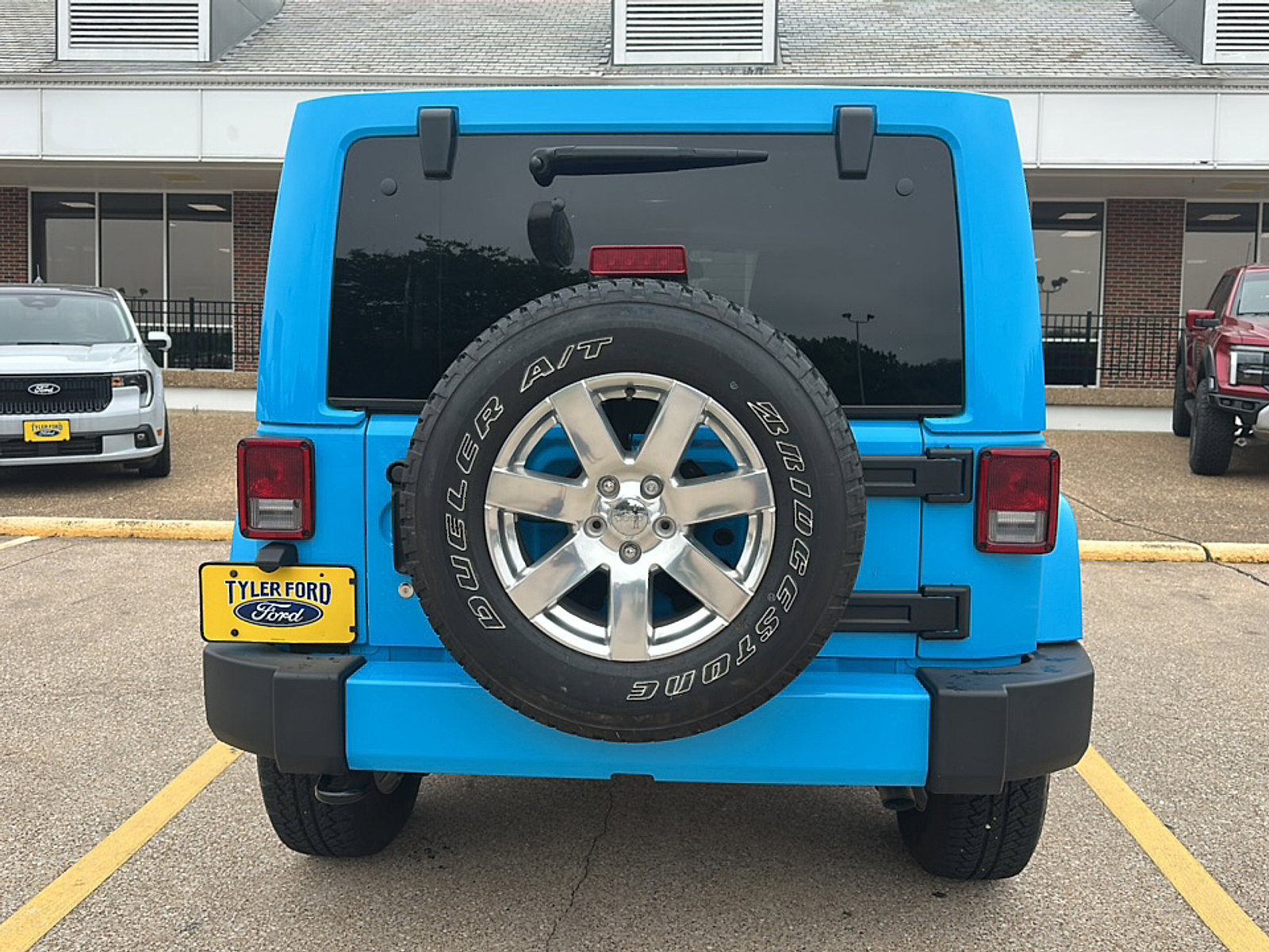 Used 2018 Jeep Wrangler Unlimited Sahara w/ Connectivity Group AWD/4WD image 6