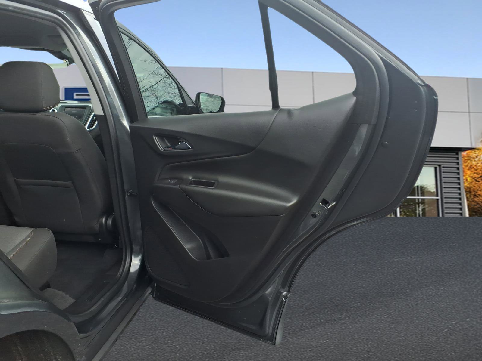 Used 2020 Chevrolet Equinox LT w/ LPO, Floor Liner Package image 11