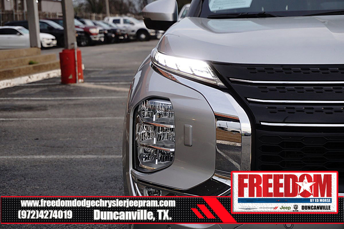 Used 2024 Mitsubishi Outlander SE image 43