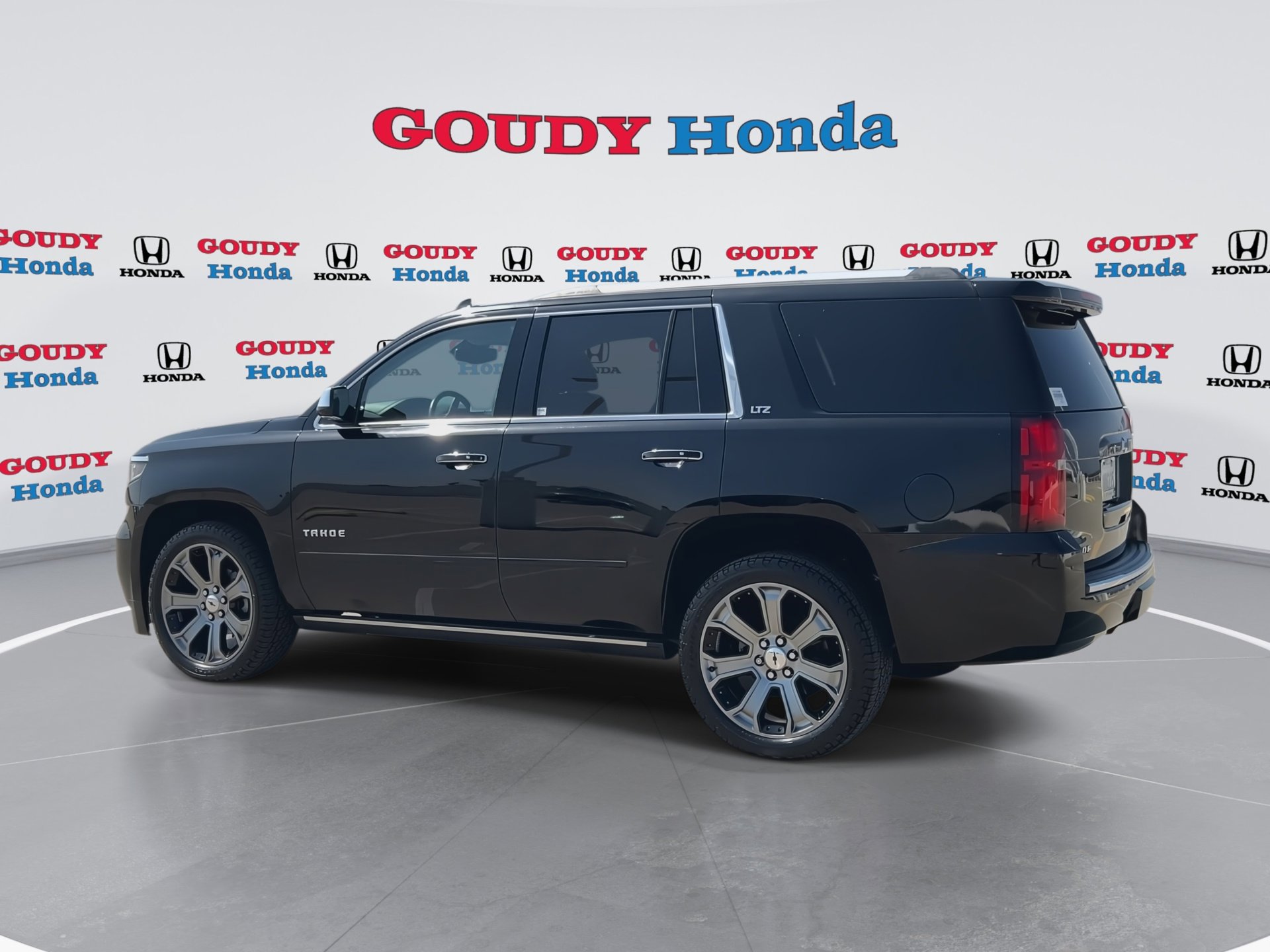 Used 2015 Chevrolet Tahoe LTZ w/ Max Trailering Package AWD/4WD image 6