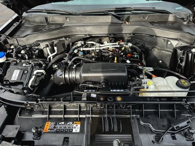 Used 2024 Ford Explorer XLT image 12