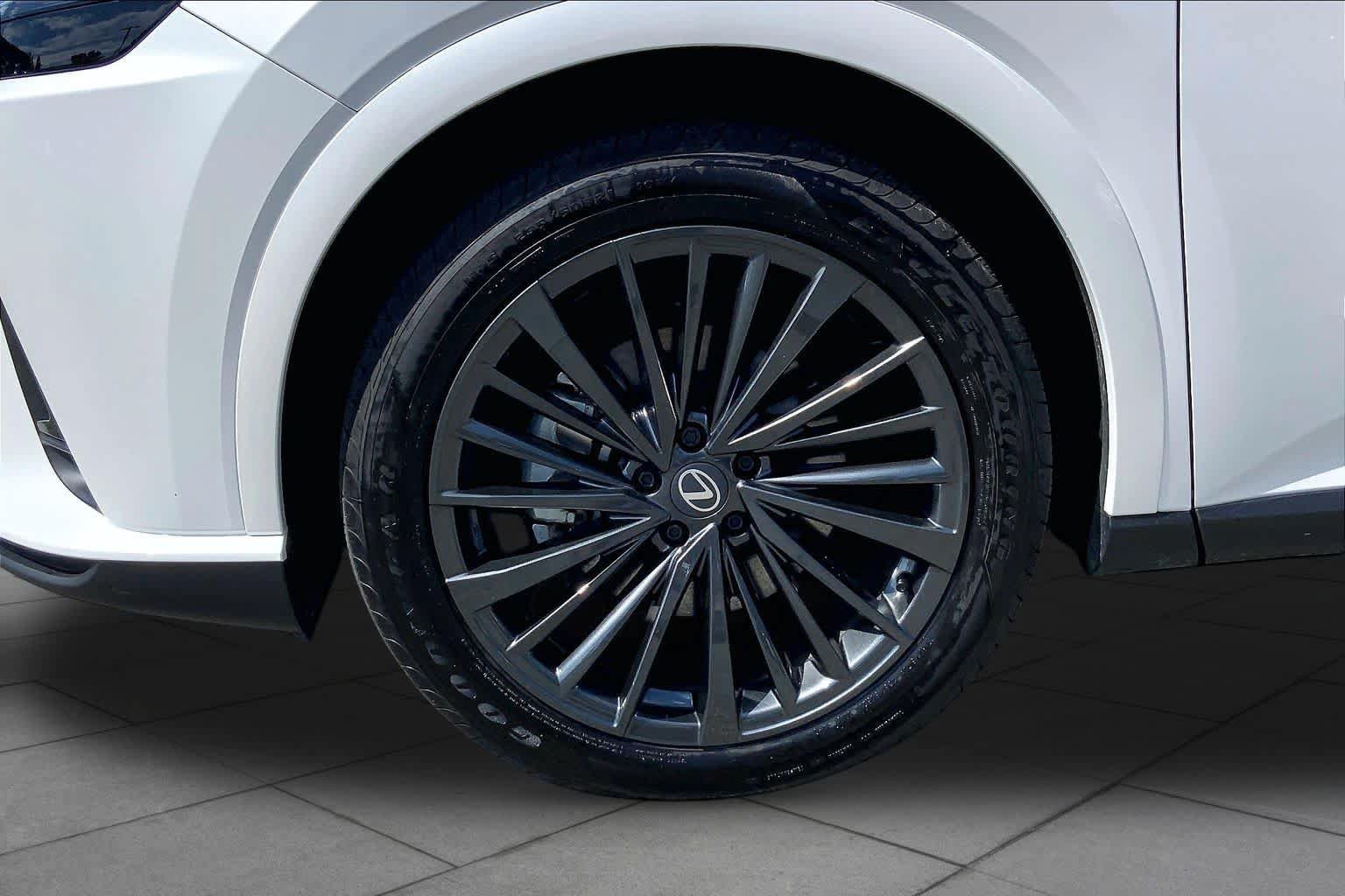 Certified 2026 Lexus RX 350h w/ Convenience Package AWD/4WD image 11