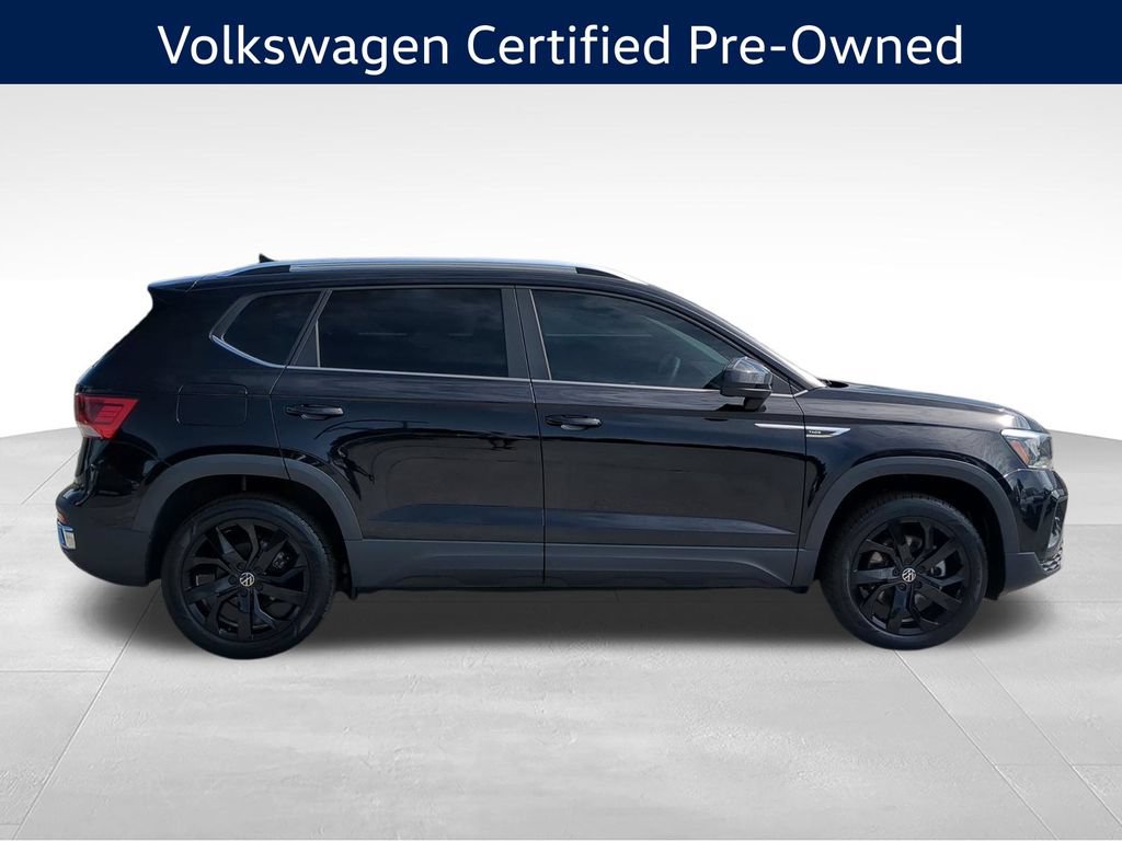 Certified 2023 Volkswagen Taos SE w/ Panoramic Sunroof Package FWD image 2