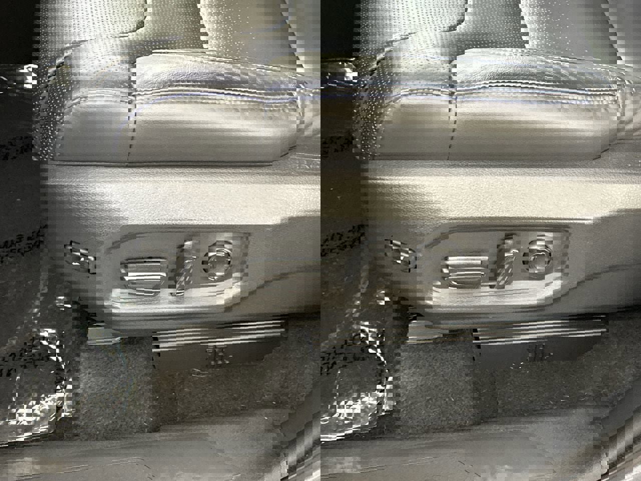 Used 2023 Toyota Tundra Platinum w/ Advanced Package image 20