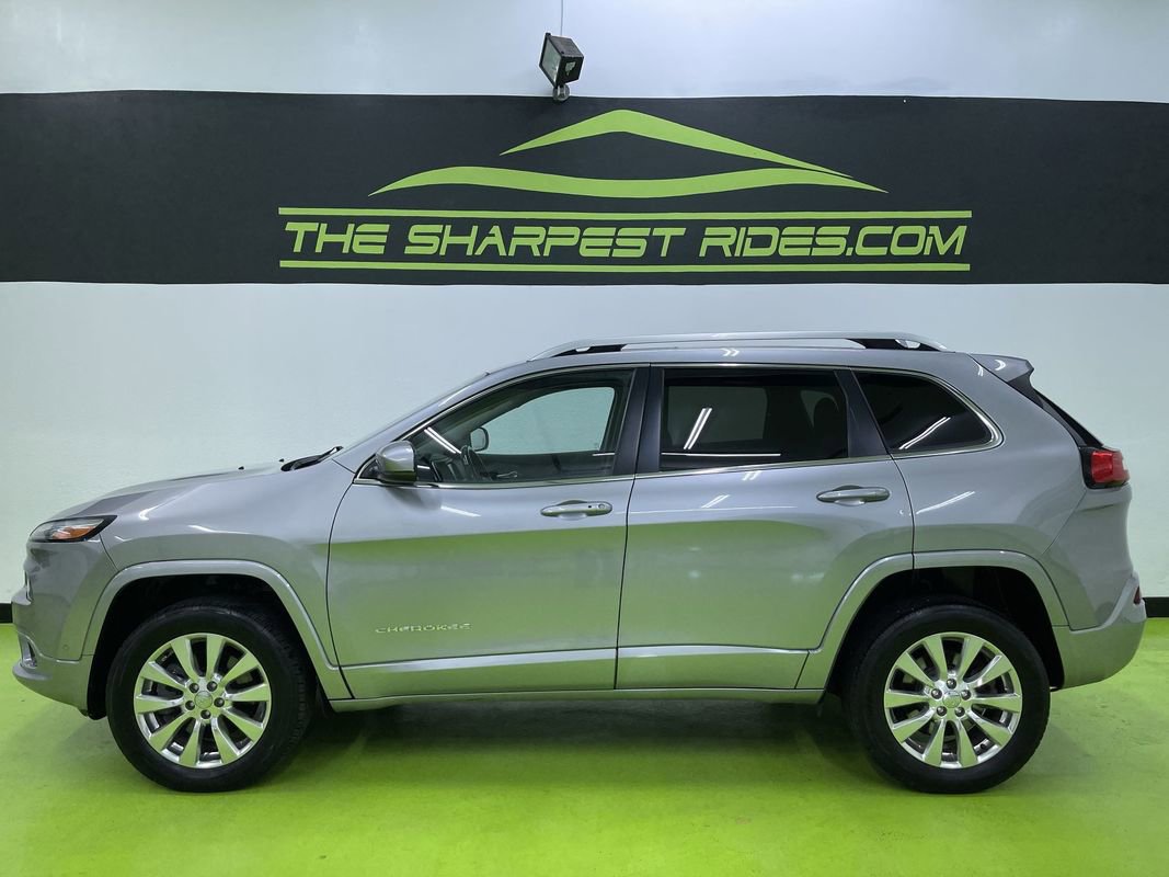 Used 2017 Jeep Cherokee Overland w/ Technology Group image 6