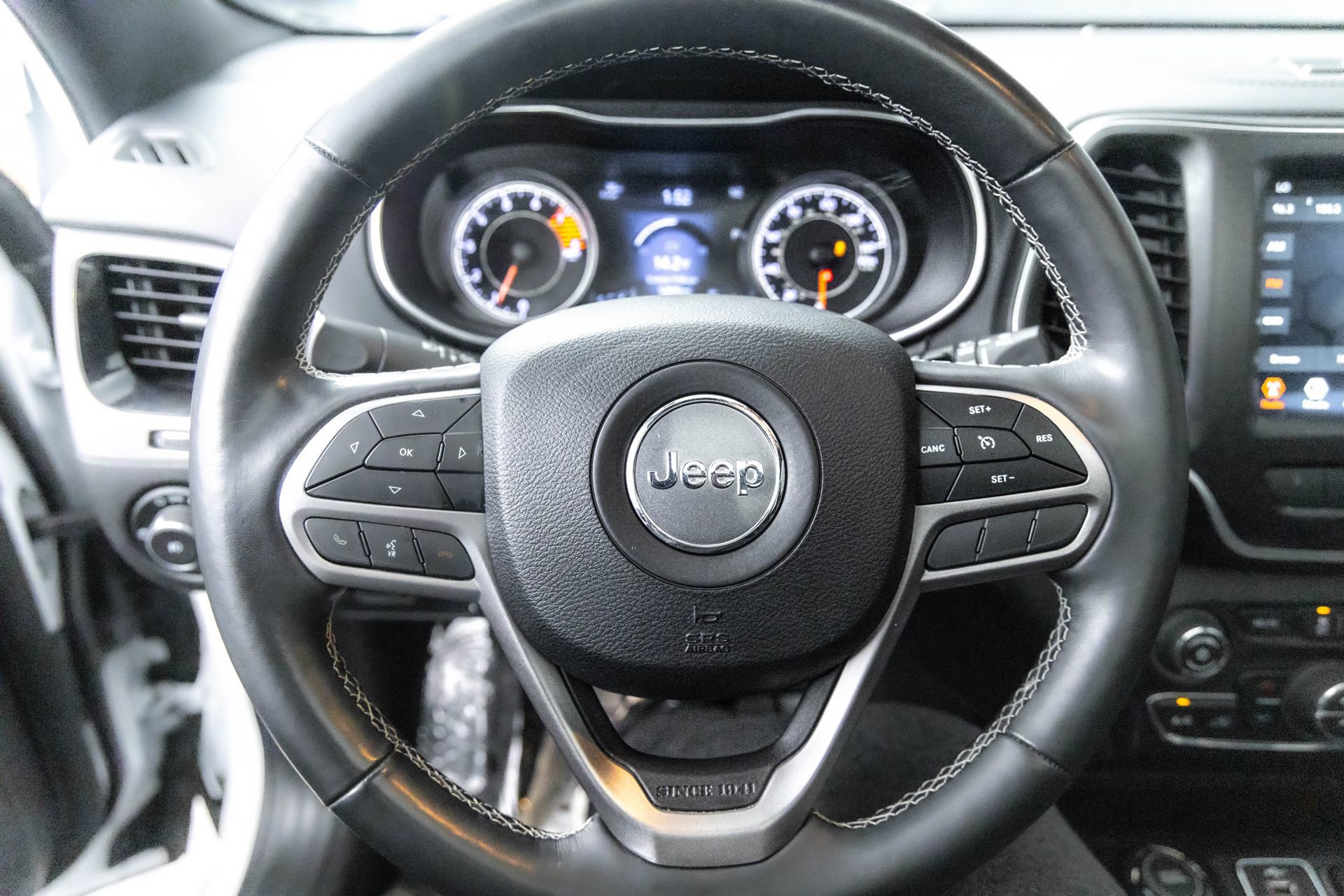 Used 2021 Jeep Cherokee Latitude Lux 80th Anniv w/ Quick Order Package 26U 80TH image 23