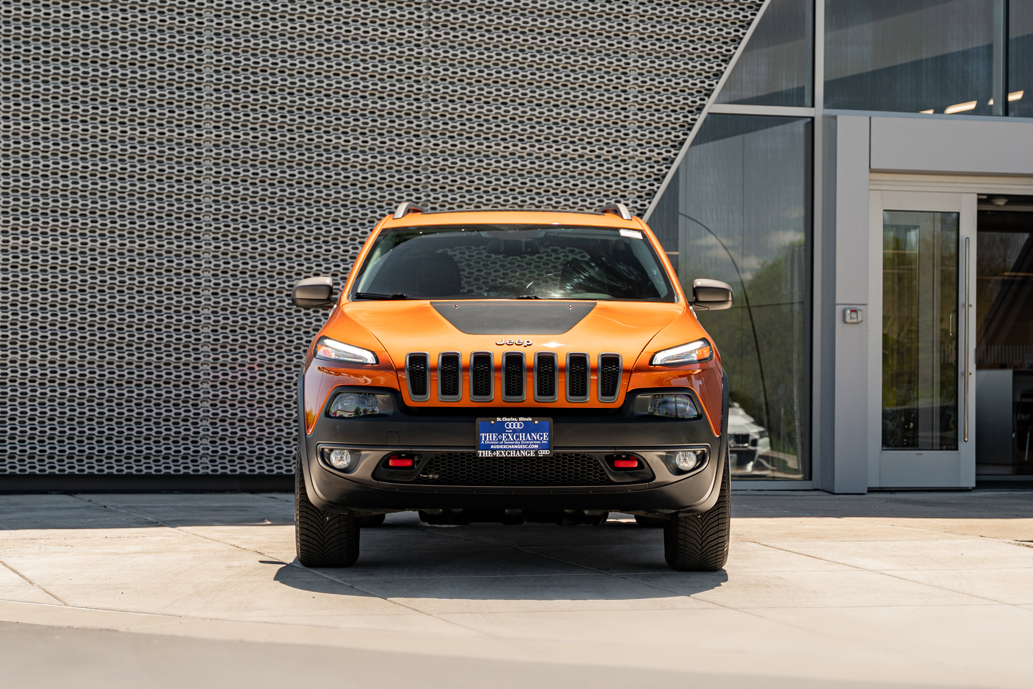 Used 2016 Jeep Cherokee Trailhawk w/ Comfort/Convenience Group AWD/4WD image 33