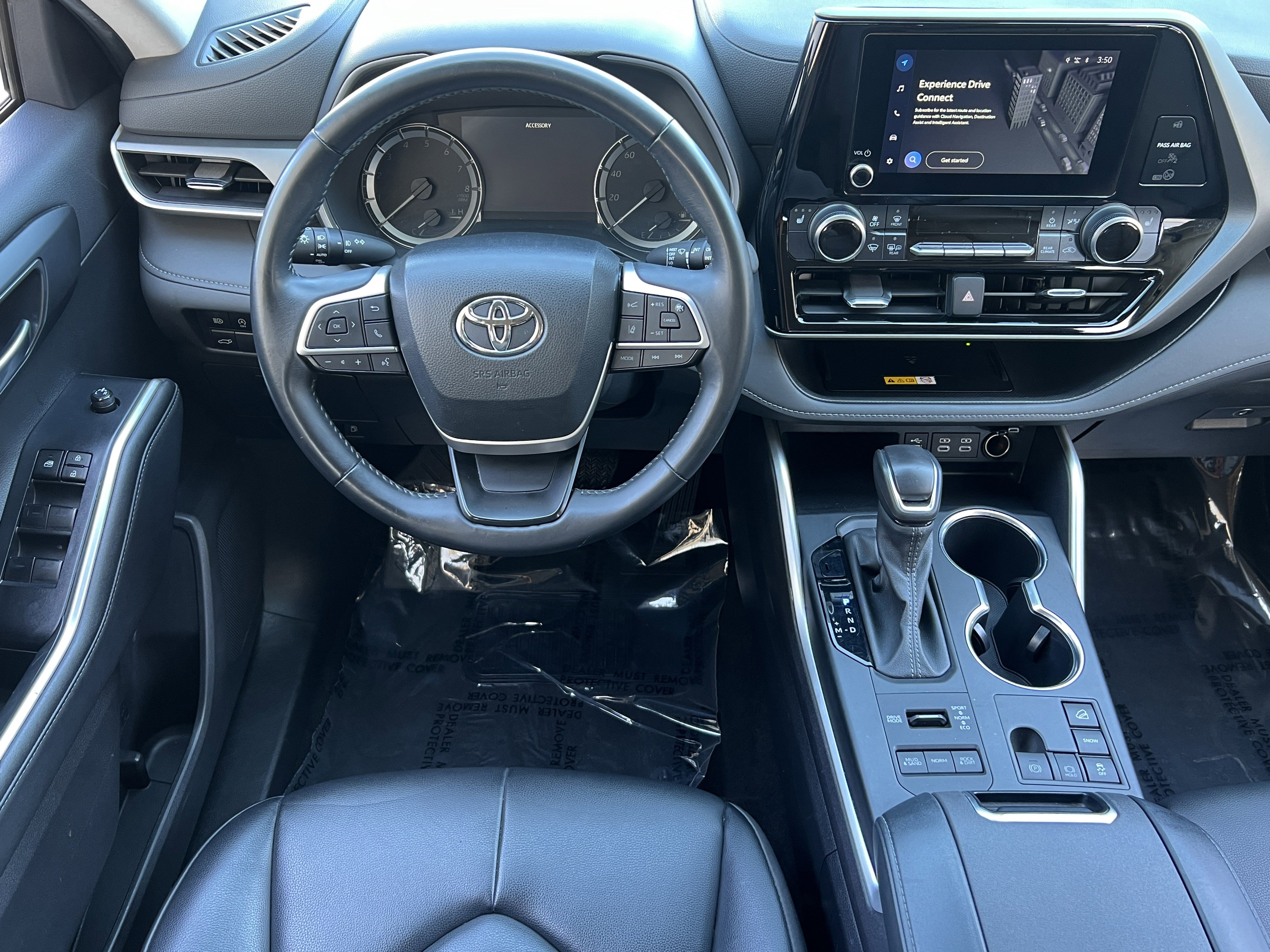 Used 2024 Toyota Highlander XLE image 35