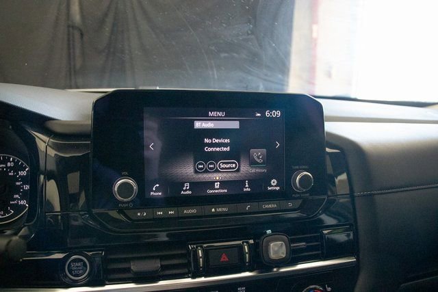 Used 2023 Nissan Pathfinder SV w/ SV Premium Package image 36