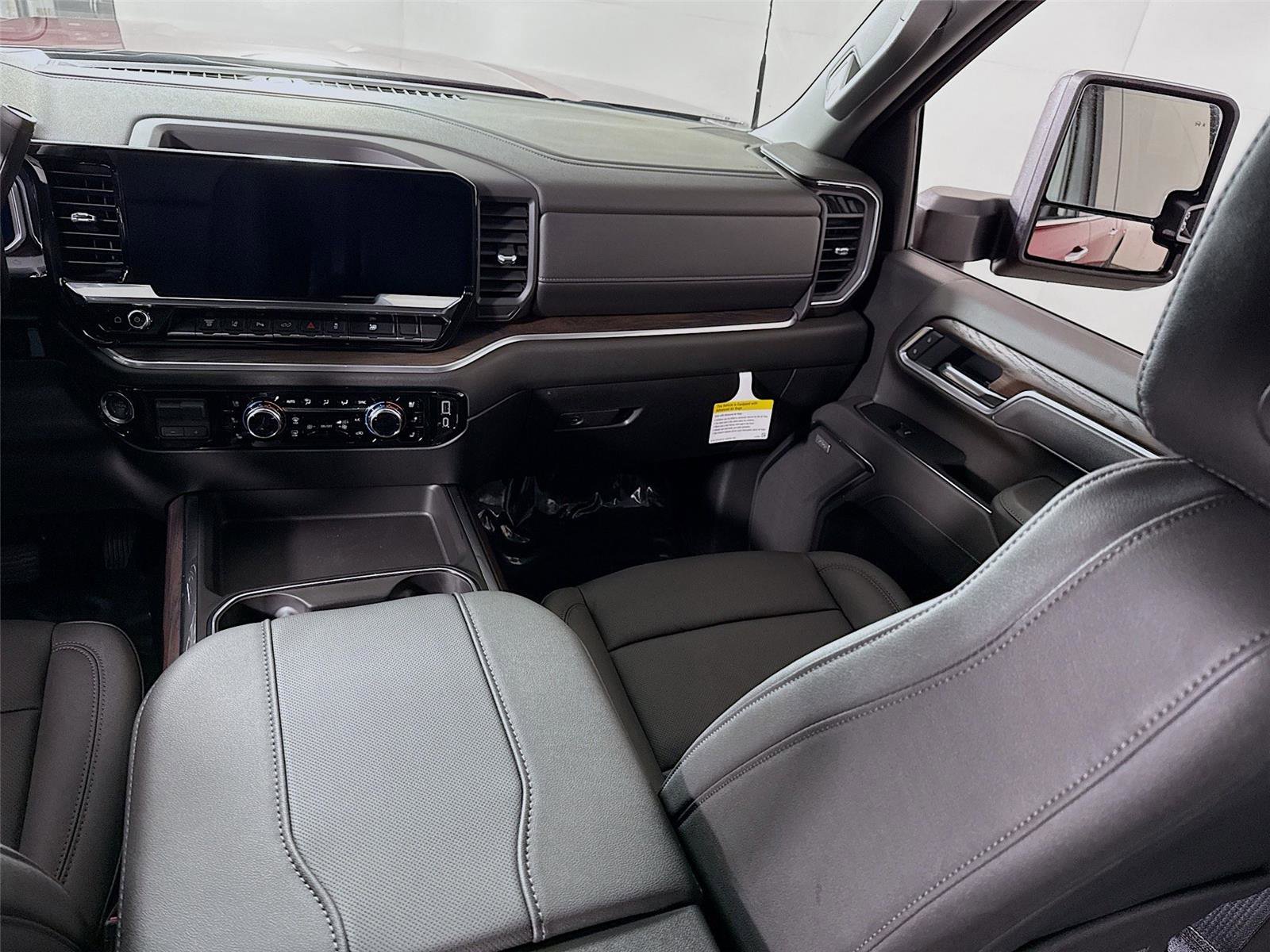 New 2026 GMC Sierra 3500 SLT w/ SLT Convenience Package image 18