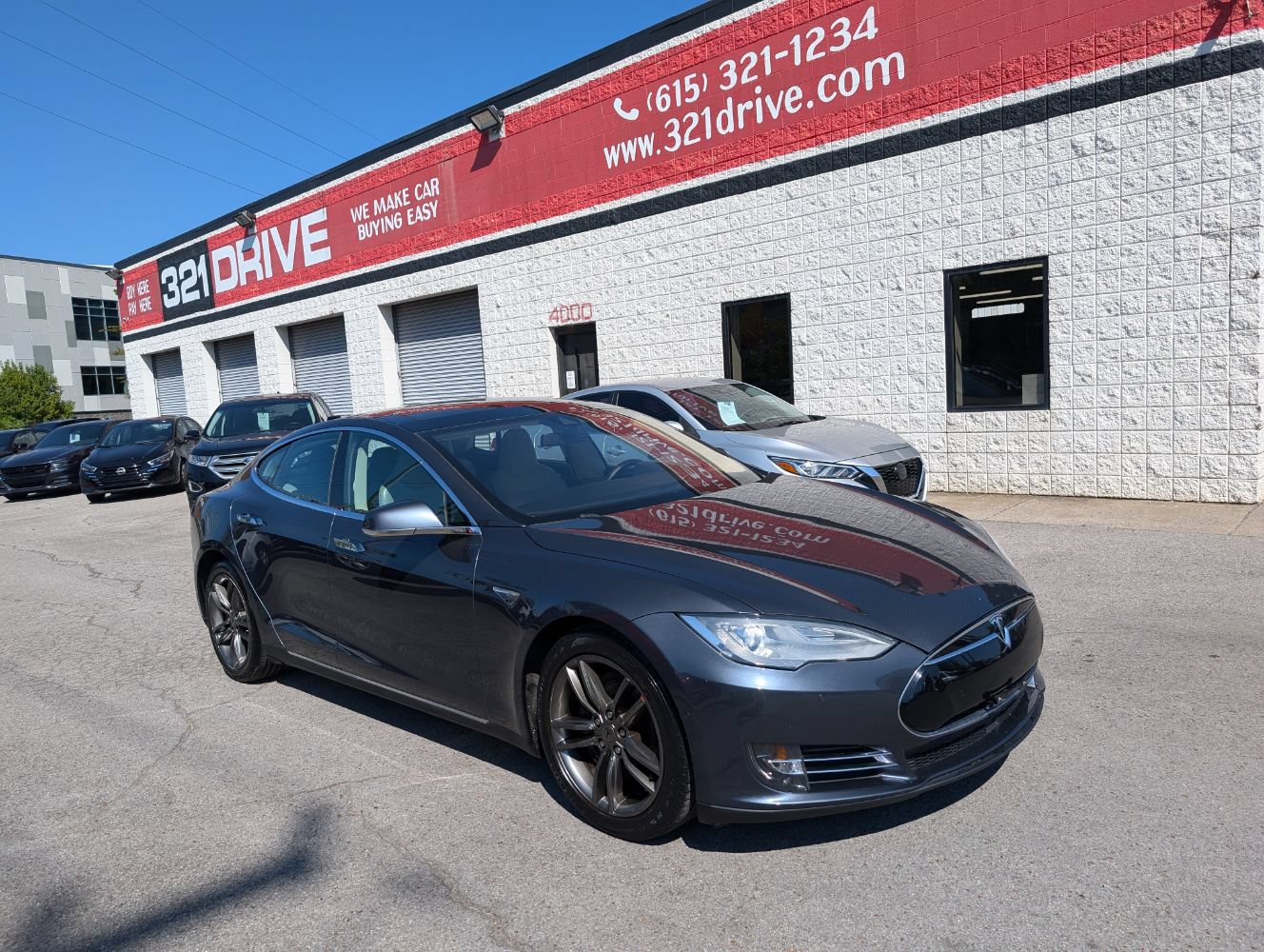 Used 2015 Tesla Model S 60 RWD image 1