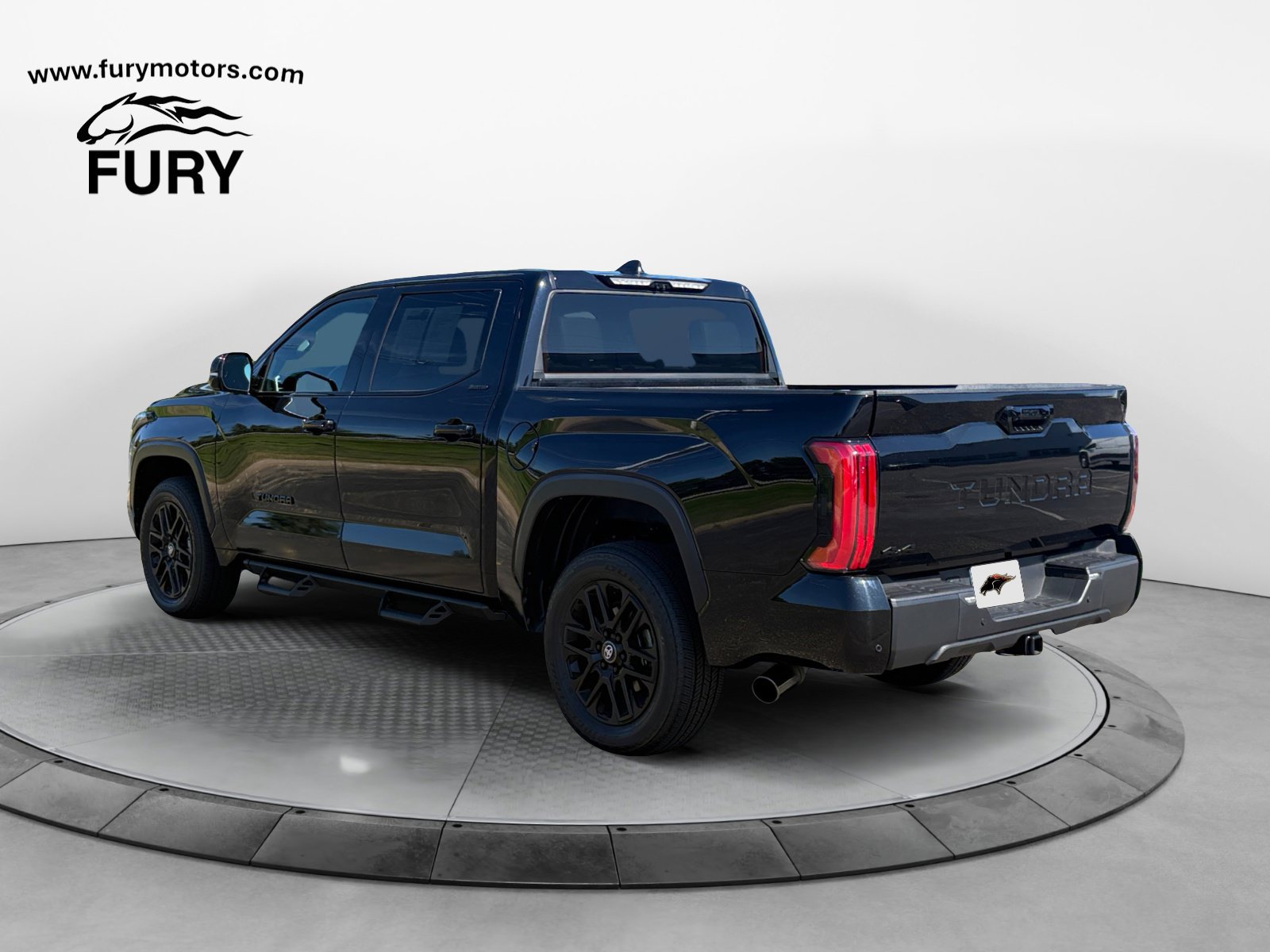 Used 2025 Toyota Tundra Limited AWD/4WD image 9