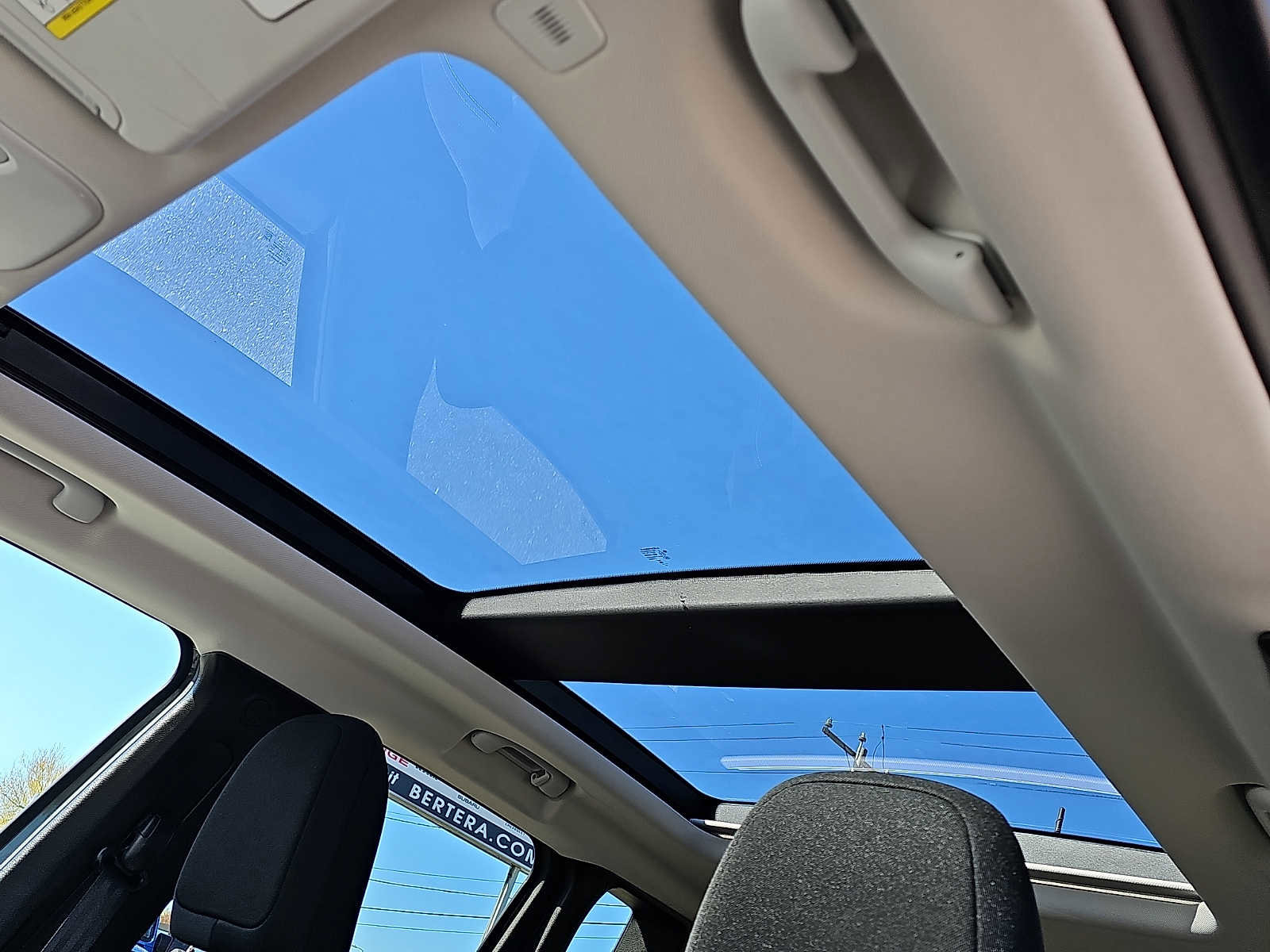 Used 2023 Jeep Renegade Latitude w/ Sun/Sound Group AWD/4WD image 14