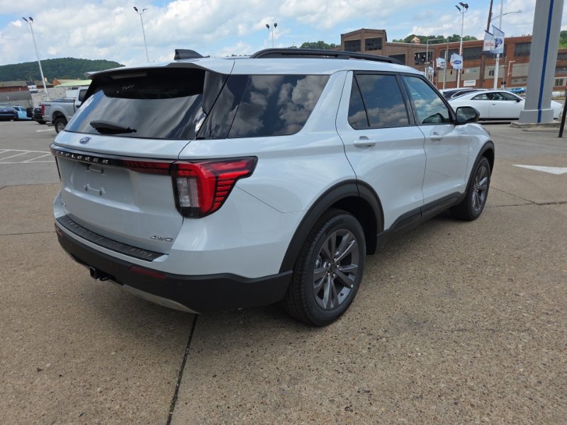 New 2026 Ford Explorer Active w/ Active Comfort Package AWD/4WD image 7