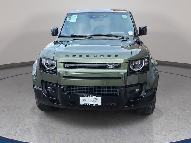 New 2026 Land Rover Defender 130 X-Dynamic SE image 2
