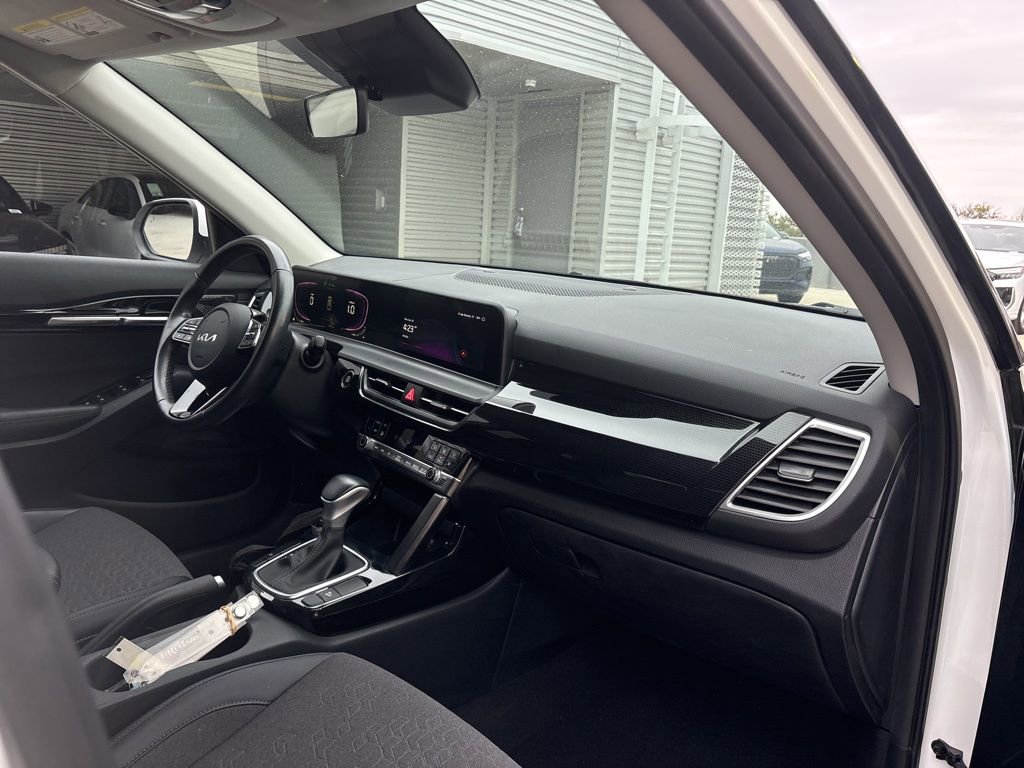 Used 2025 Kia Seltos S image 15