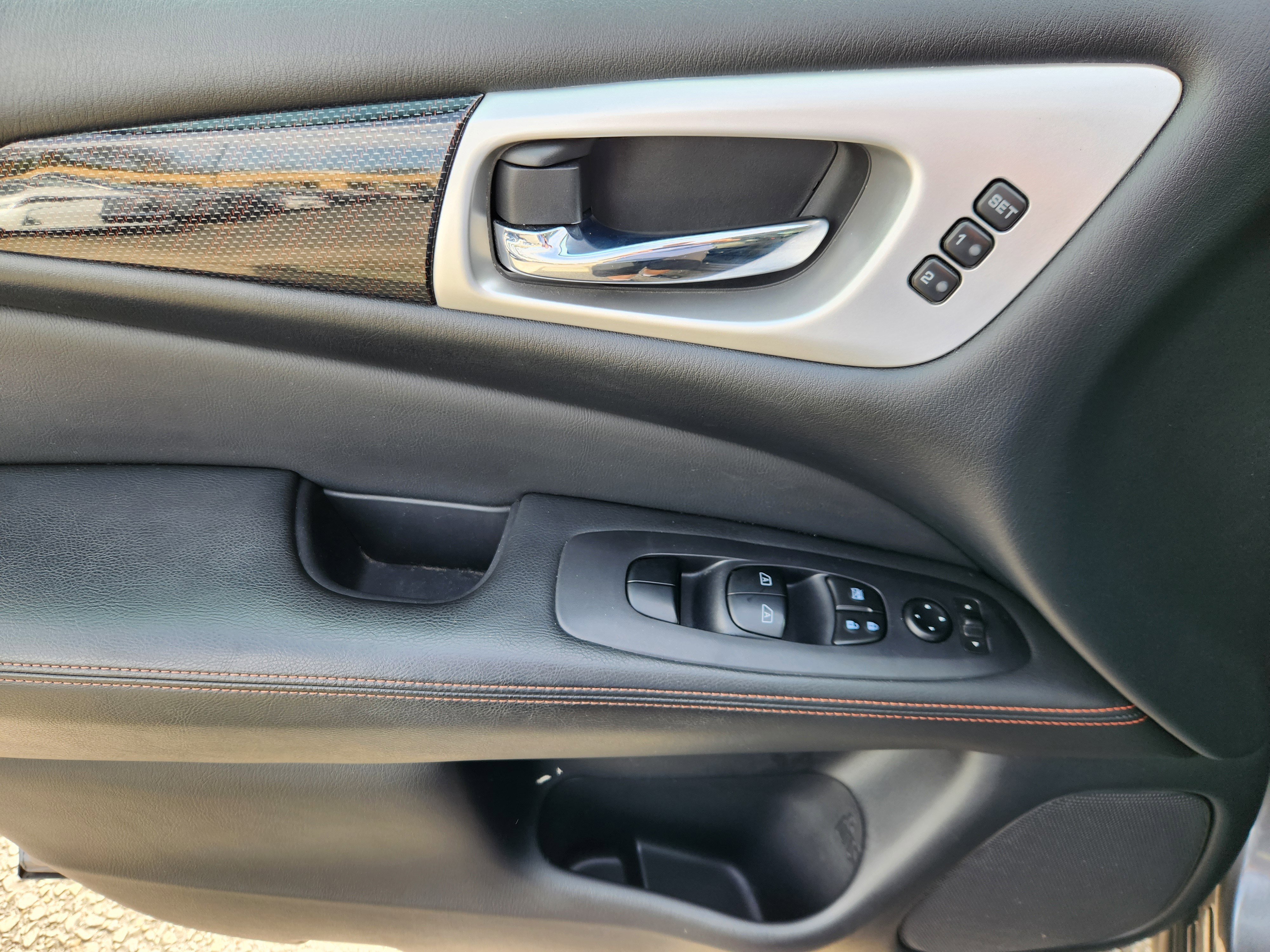 Used 2020 Nissan Pathfinder SL image 19