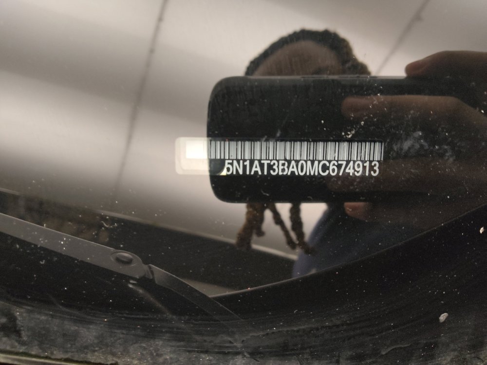 Used 2021 Nissan Rogue SV image 33