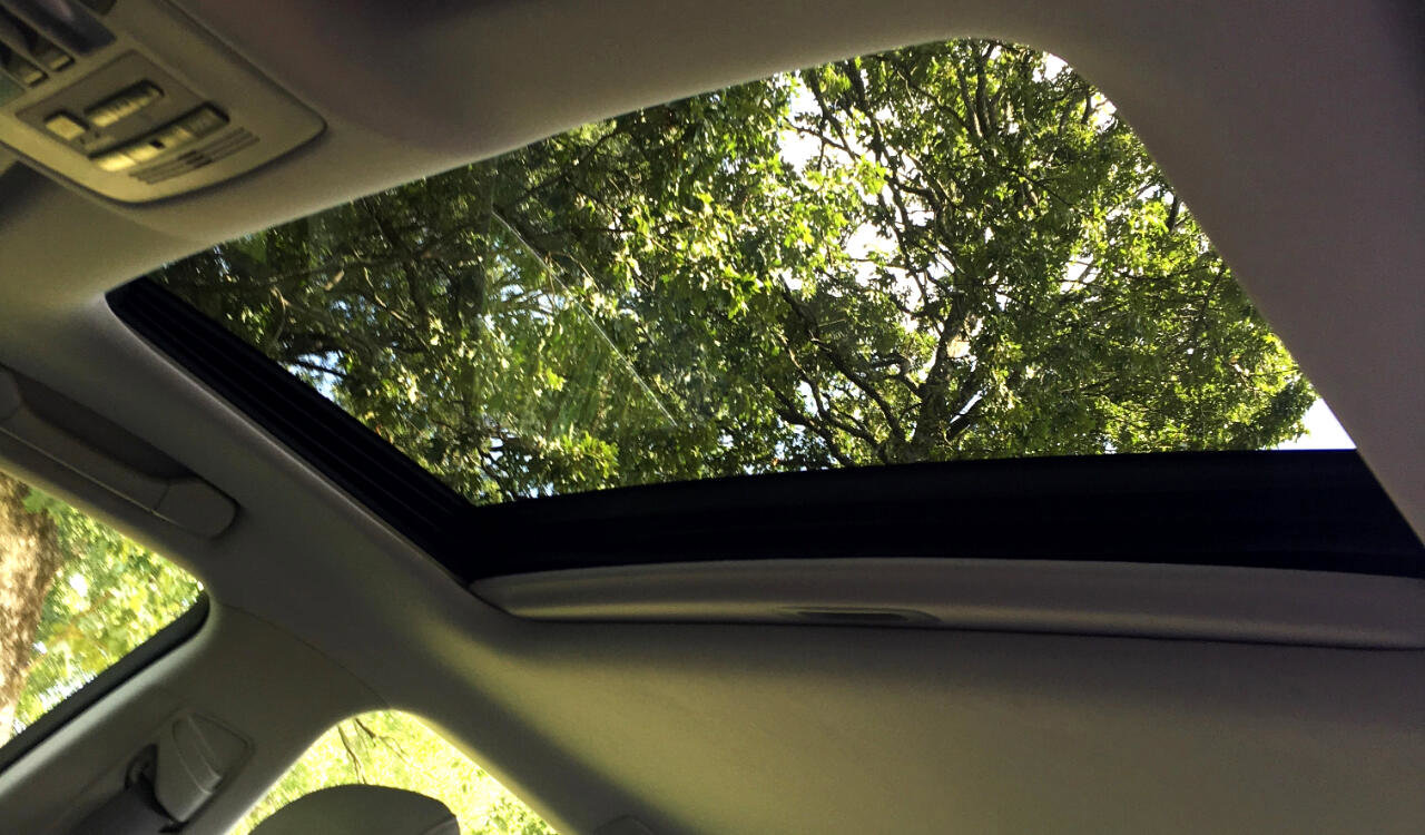 Used 2011 Lexus ES 350 image 28