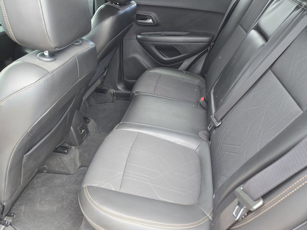 Used 2020 Chevrolet Trax LT w/ LT Convenience Package FWD image 20