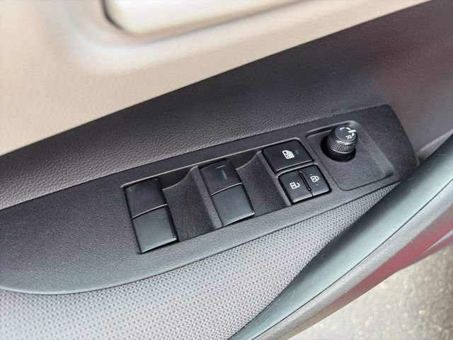 Used 2025 Toyota Corolla LE FWD image 13