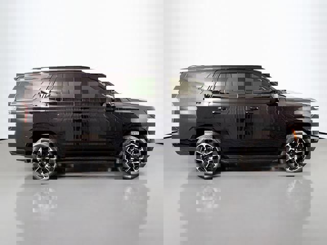 Used 2025 Chevrolet Tahoe RST w/ Comfort Package image 8