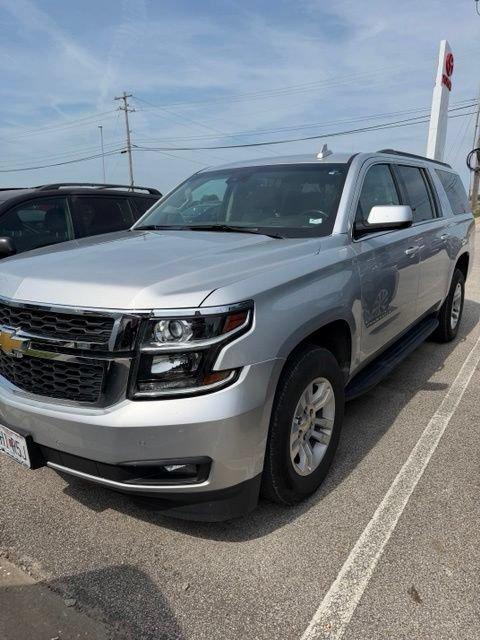 Used 2019 Chevrolet Suburban LT AWD/4WD image 3