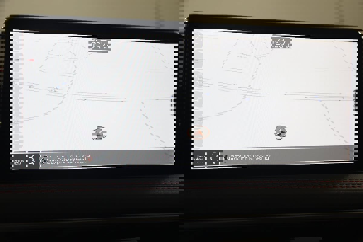 Used 2024 Genesis G70 3.3T Advanced image 9