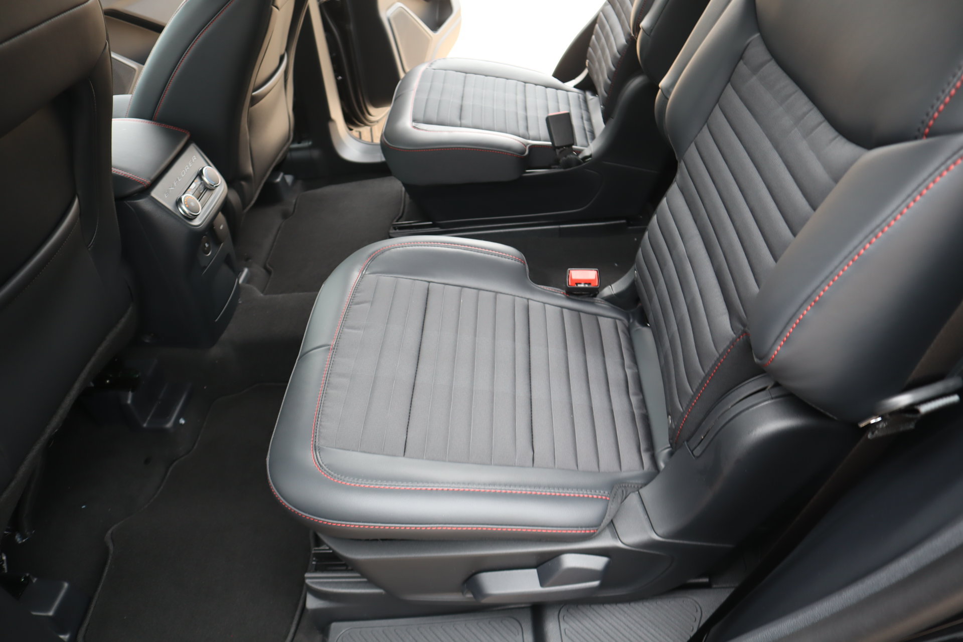 New 2026 Ford Explorer ST-Line AWD/4WD image 13