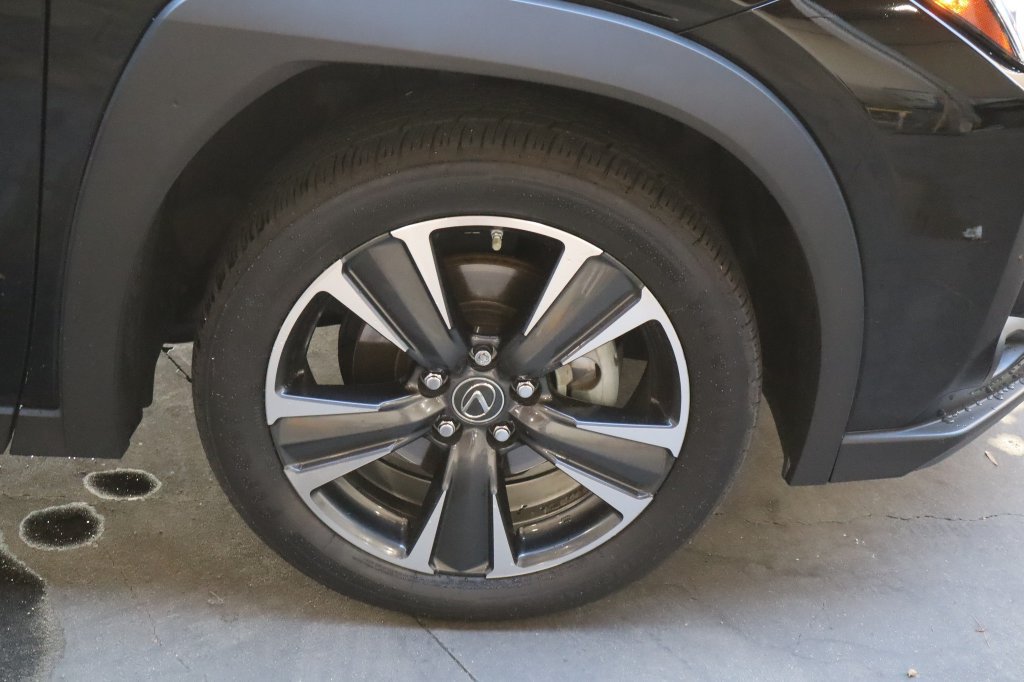 Used 2020 Lexus UX 250h w/ Premium Package AWD/4WD image 13