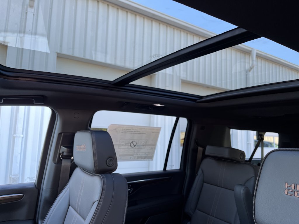 New 2026 Chevrolet Suburban High Country w/ Sun And Tow Package AWD/4WD image 21