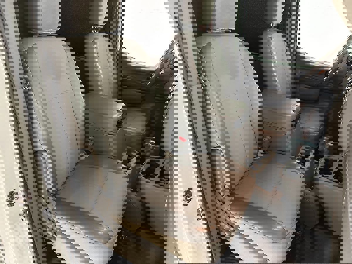 Used 2014 Nissan NV 2500 SV image 16