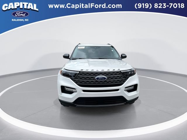 Certified 2023 Ford Explorer XLT w/ Equipment Group 202A AWD/4WD image 3