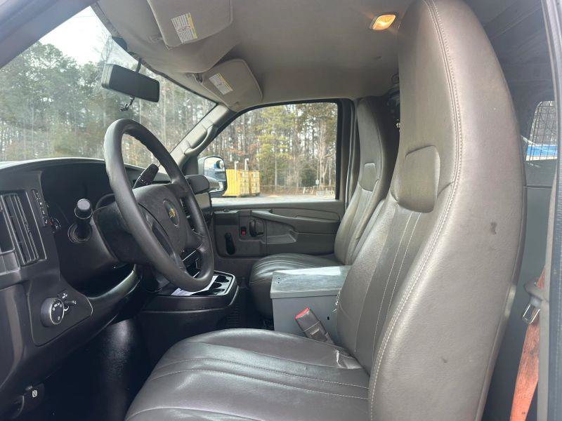 Used 2013 Chevrolet Express 2500 RWD image 10