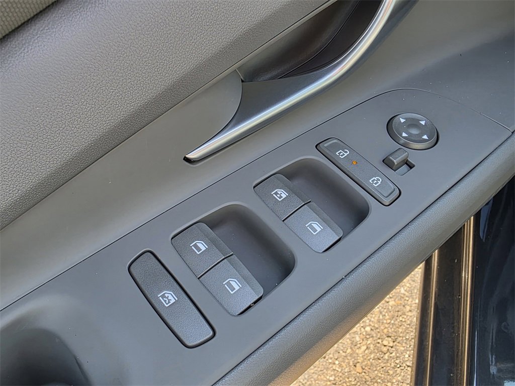 Certified 2025 Hyundai Elantra Sport image 6